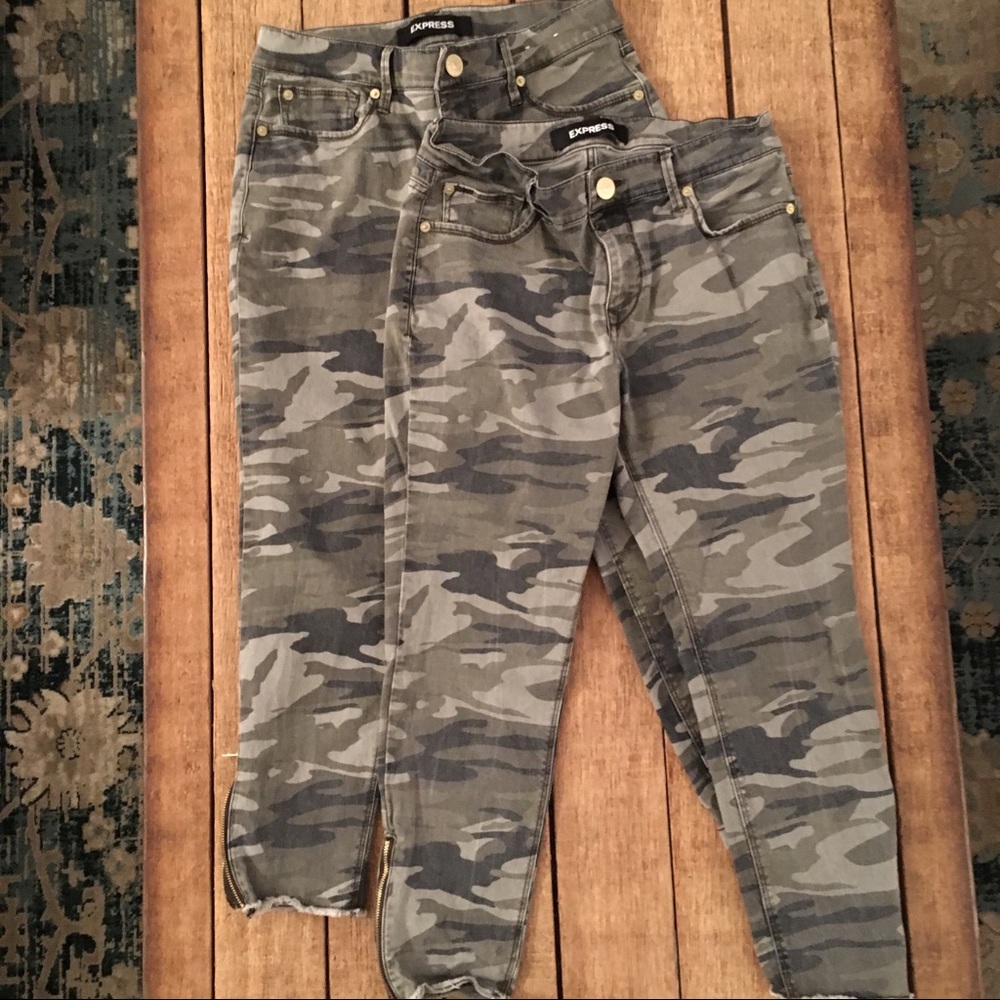 Two pairs of Express camp skinny crop jeans